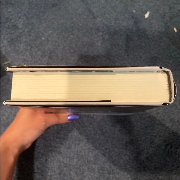 Owlcrate’s edition of The Whispering Dark - Picture 4 of 7